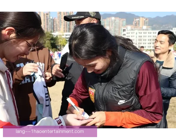巾帼绿茵风采绽放 女足赛场彰显女性力量